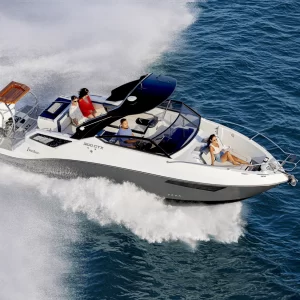 Lancha Focker 300 GTX em navegação