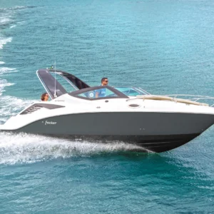 Lancha Focker 272 GTC navegando